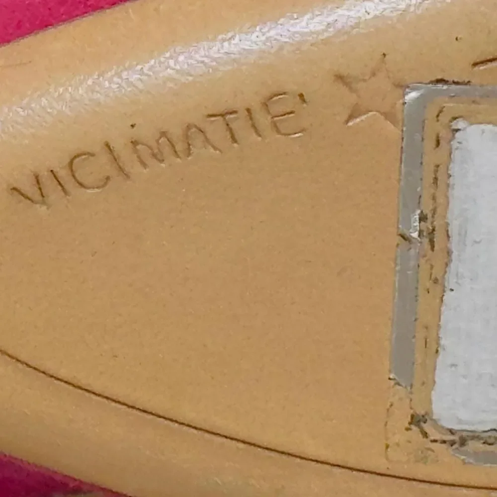 New Vic Matie' Hot Pink Suede Pump with Purple Heel sz 6.5